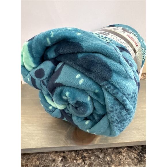 Disney Mickey Mouse The Big One Oversized Plush Throw Blanket 5ft x 6ft - Picture 6 of 8